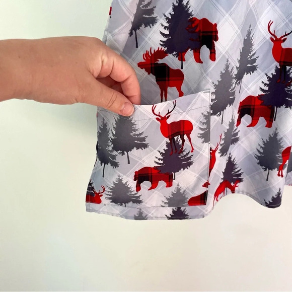 Scrubletics Reindeer Christmas Scrub Top - Picture 3 of 6